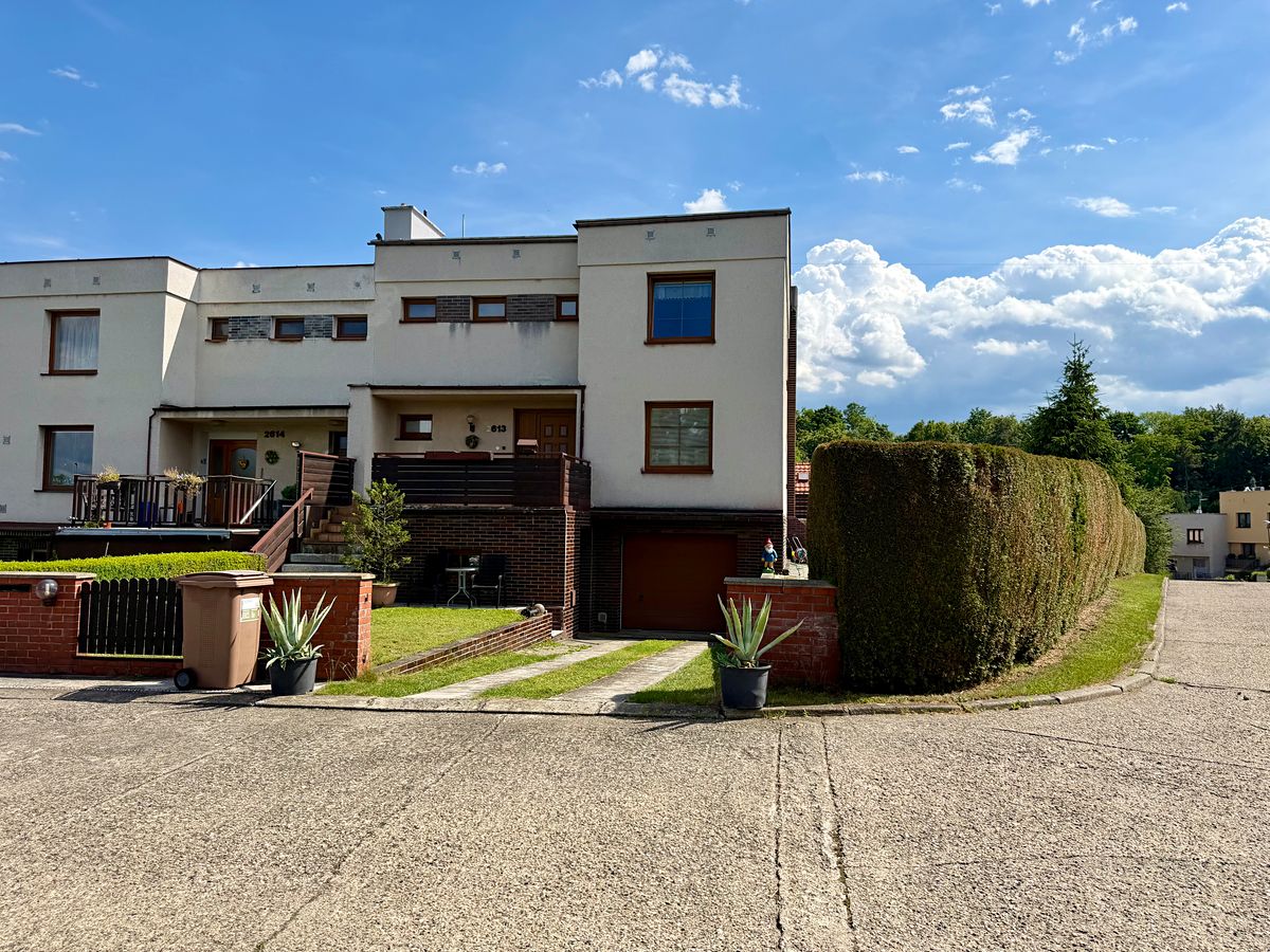 Prodej rodinného domu 240 m², pozemek 564 m²